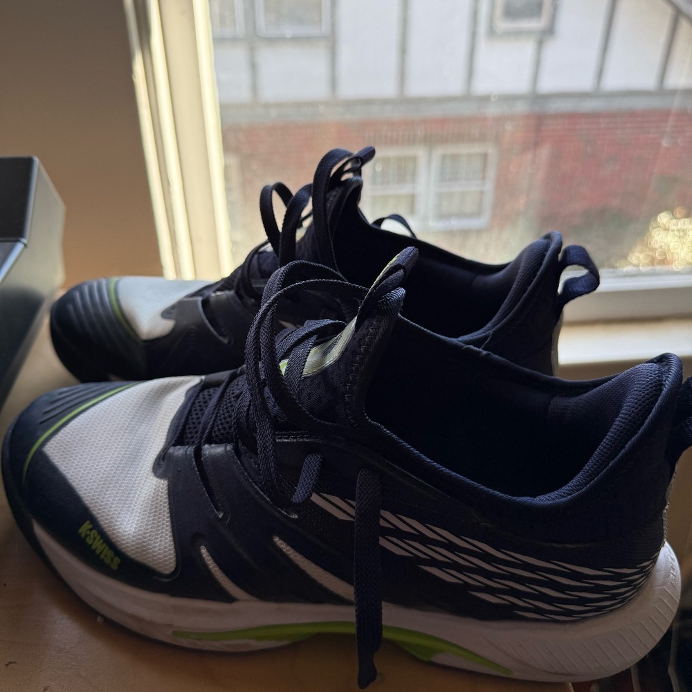 K-Swiss Men's SpeedTrac Tennis Shoes - 9.5 - Like New!